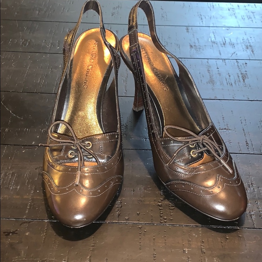 EUC Arturo Chiang shoes - 3.5” heels - brown